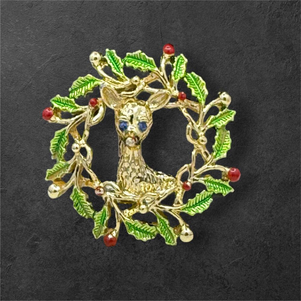 Vintage Holiday Reindeer Christmas Wreath Brooch Goldtone Enamel Signed Gerry’s - Picture 2 of 6